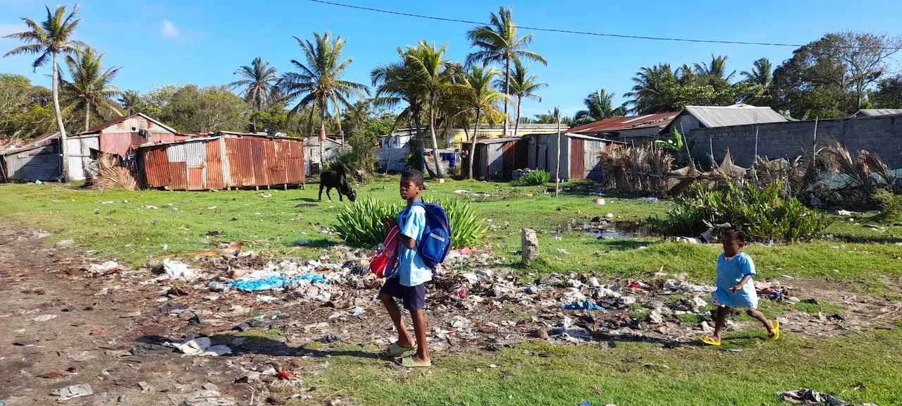 Bedürftige Menschen aus Madagaskar von Projektentwickler für Gebäude von grüner Energie